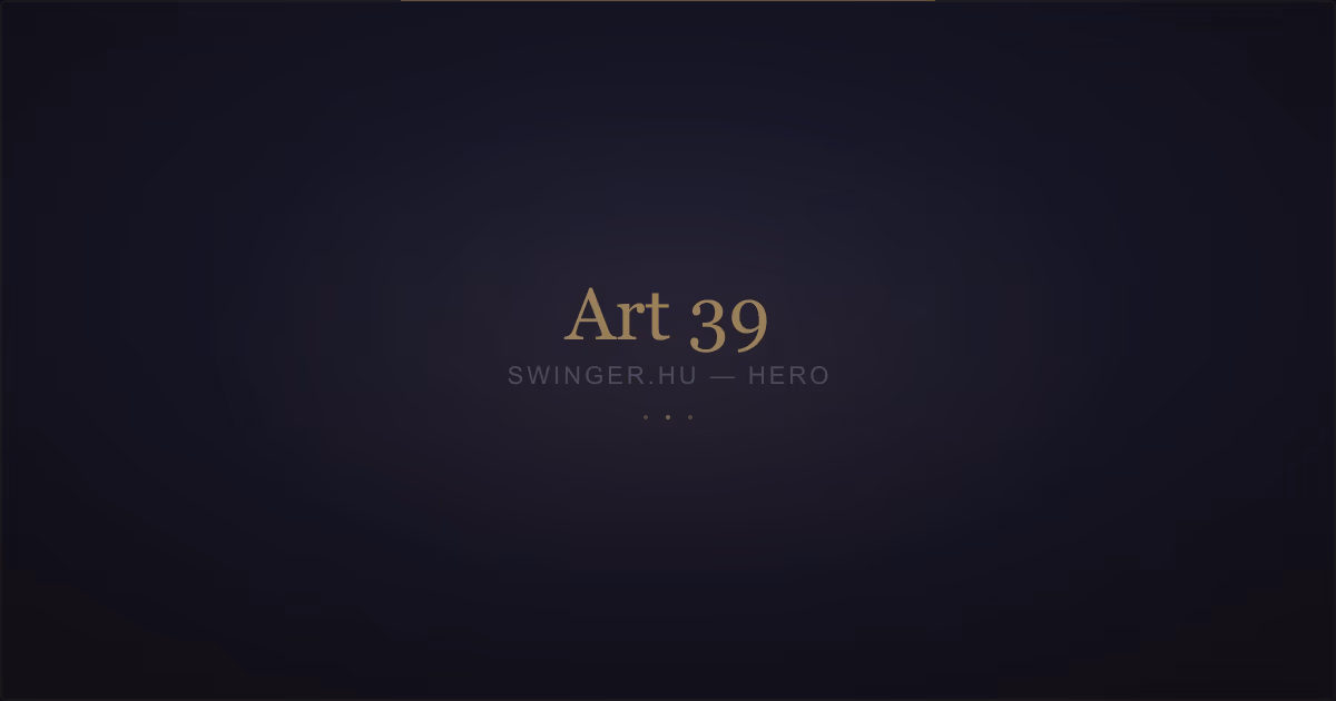 Lampionok sora meleg fényben egy kültéri helyszínen — az ünnepi, közösségi hangulat szimbóluma